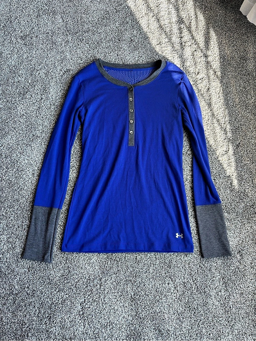 Vintage Under Armour Women's Long Sleeve Color Top in Blue with Gray Detailing
